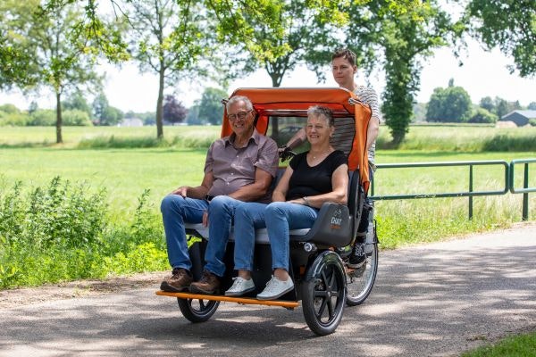 what is a rickshaw transport bike Chat Van Raam