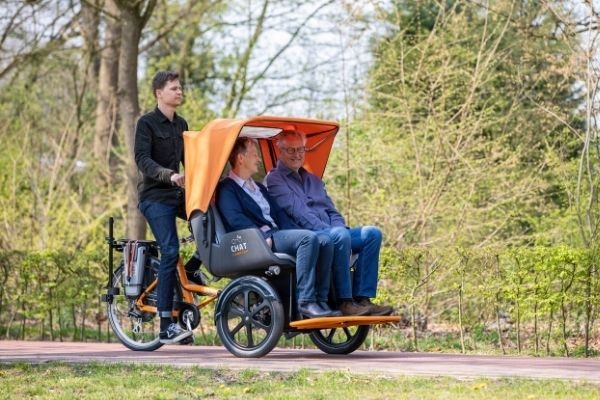 mobiliteit voor ouderen van raam chat riksja fiets mobiliteit voor ouderen van raam chat riksja fiets
