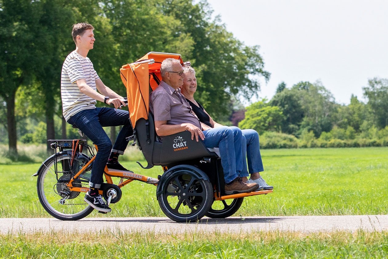 Chat transportfiets Van Raam oudere mensen