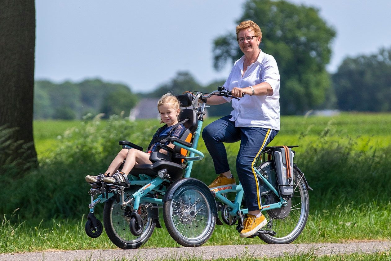 OPair rolstoelfiets met kinderzit