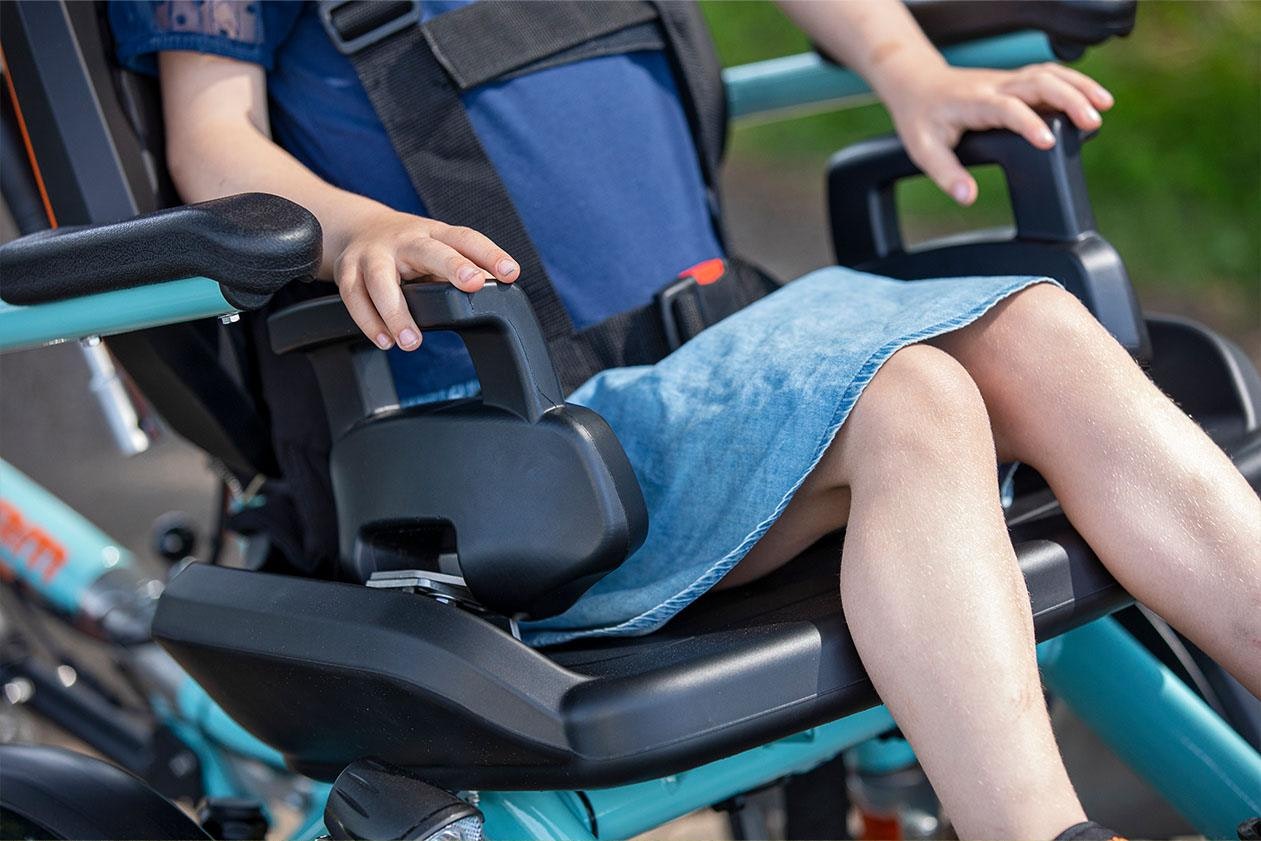 Vélo fauteuil roulant Van Raam OPair avec siège enfant