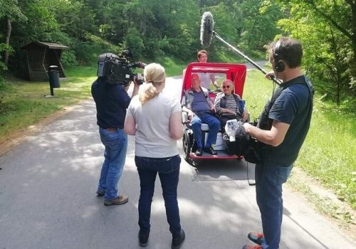 ALTERAktiv Siegen op de weg met de riksja fiets Chat achter de schermen