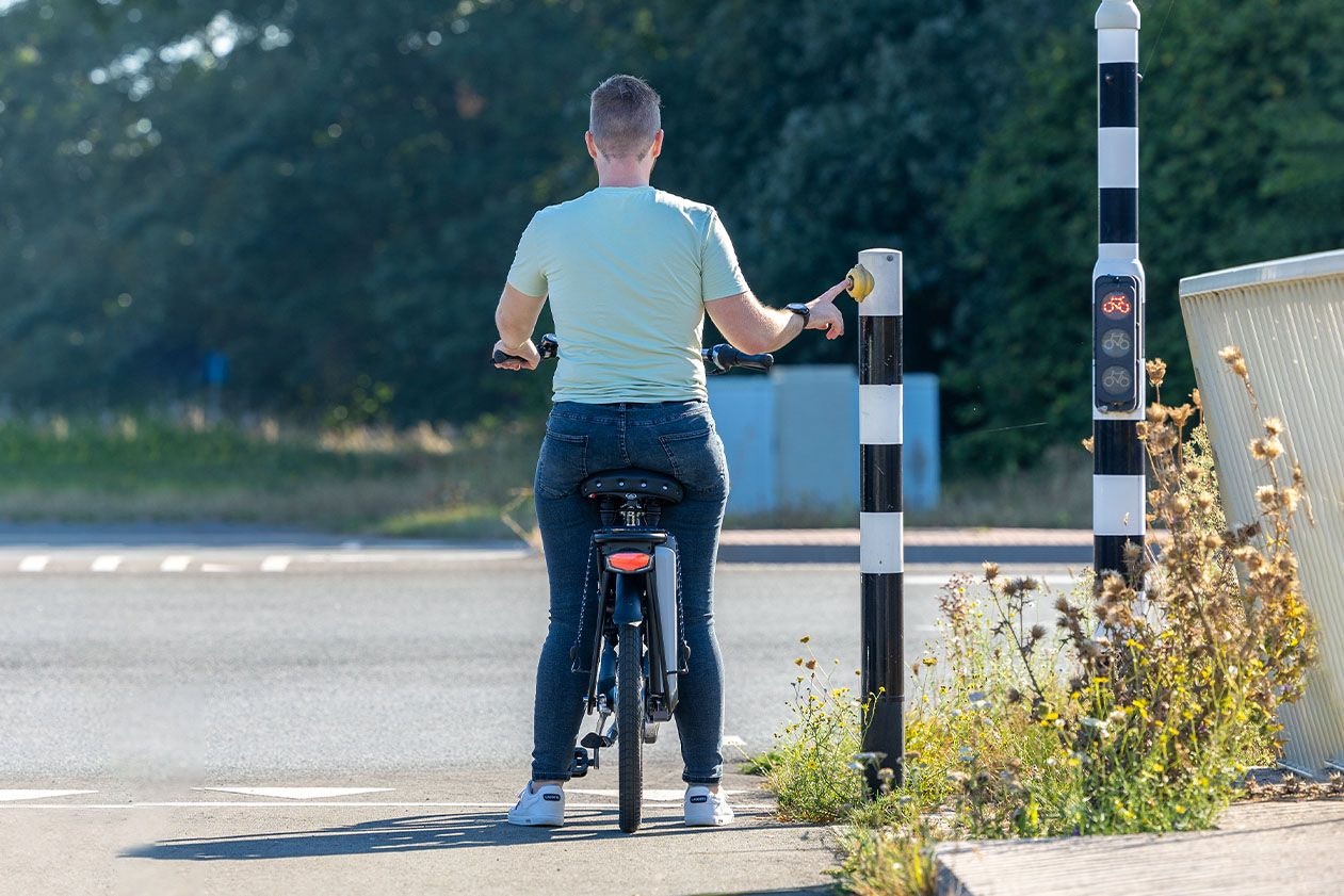 Fiets met voeten aan de grond Van Raam Balance