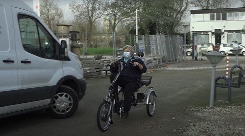 Residents of Het Parkhuis can exercise with the Easy Rider tricycle