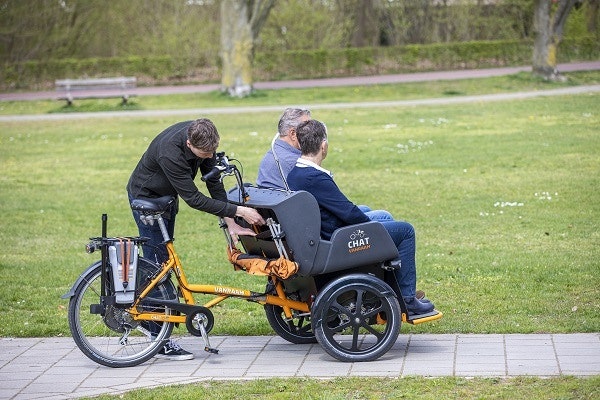 Riksja Chat social transport bike with storage by Van Raam