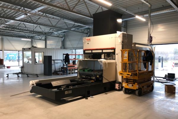 lasersnij machine in nieuwe Van Raam fabriek