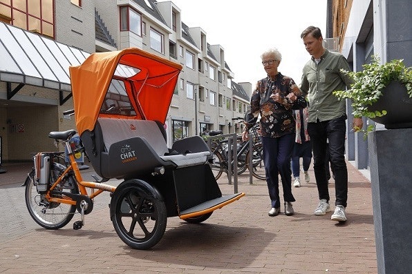 chat rickshaw service for getting old people who need help to the vaccination office