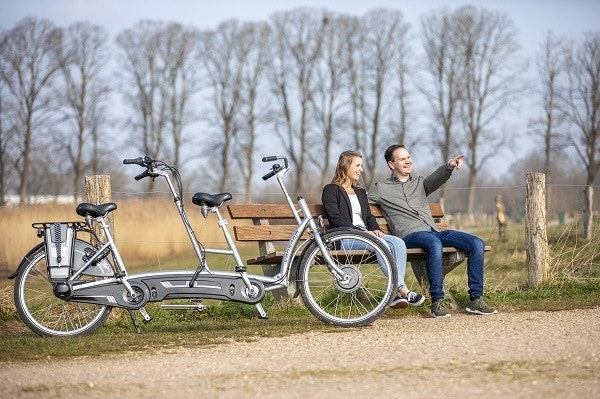 Twinny tandem where one person steering Van Raam