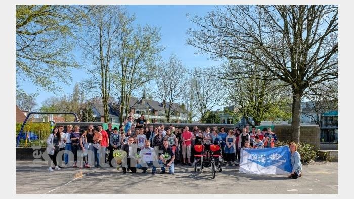 duofiets van raam ZMLK school De Lelie Harderwijk