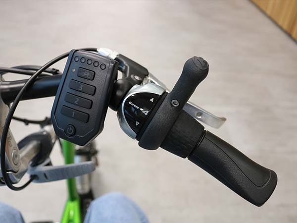 Gears on adapted Van Raam bicycles gear lever