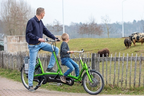 Kivo tandem waarbij een persoon stuurt Van Raam