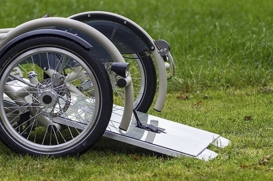 Tilted plateau wheelchair bike VeloPlus