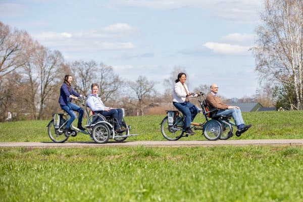 fietsen voor mensen in een rolstoel