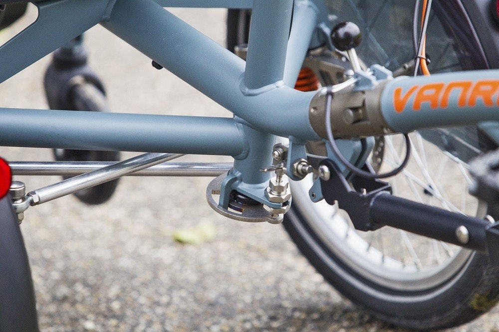 vélo à cadre pour fauteuil roulant