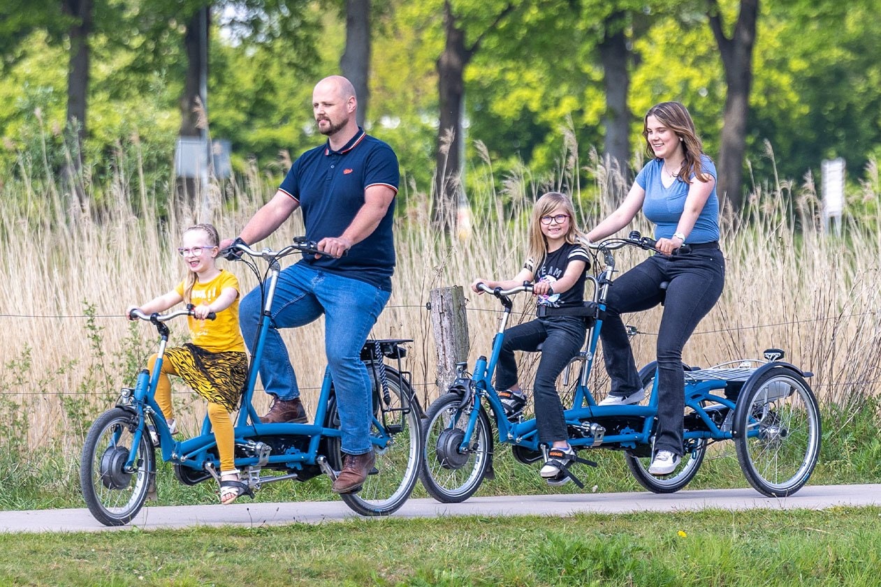 Van Raam Kivo tandem fiets kind voorop en Van Raam Kivo Plus tandem