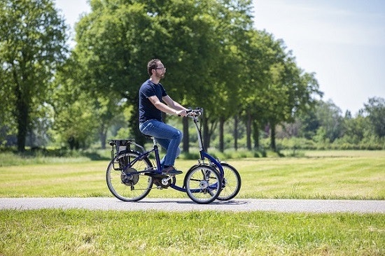 Viktor velos tricycle faire du velo avec une maladie cerebrale Van Raam