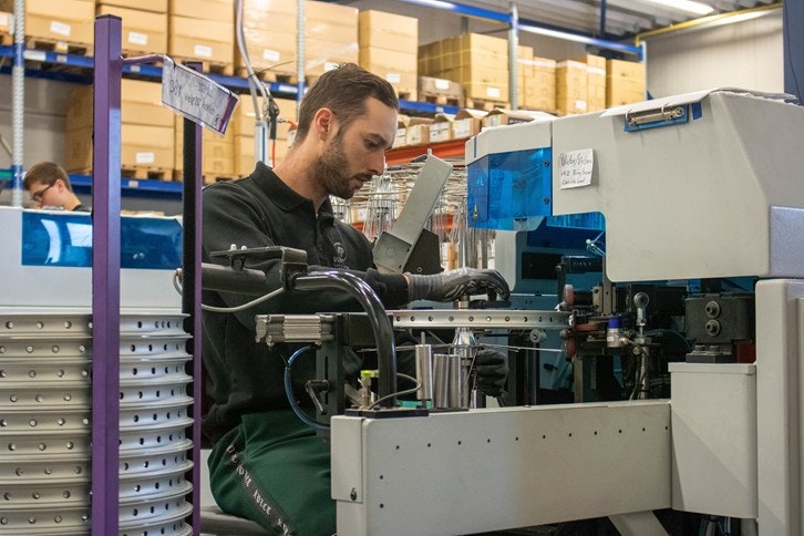 Producing wheels in the wheel workshop