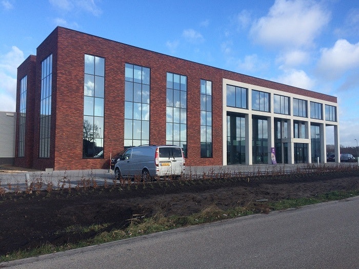 nieuwbouw Van Raam fietsenfabriek voorzijde pand (kalenderweek 2)