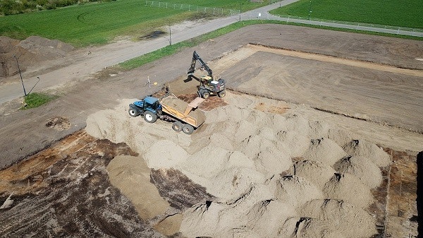 week 16 terrein ophogen Van Raam kavel