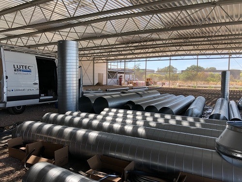 week 32 Lutec maakt verticaal ventilatiesysteem voor productiehal Van Raam