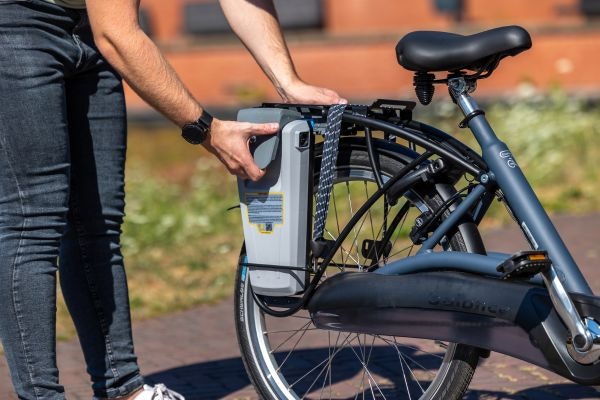 grenzeloos fietsen met een van raam fiets trapondersteuning