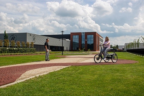 maak een proefrit op een aangepaste fiets bij van raam in varsseveld