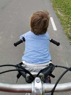 Expérience client tricycle tandem Kivo Plus avec dossier et ceinture