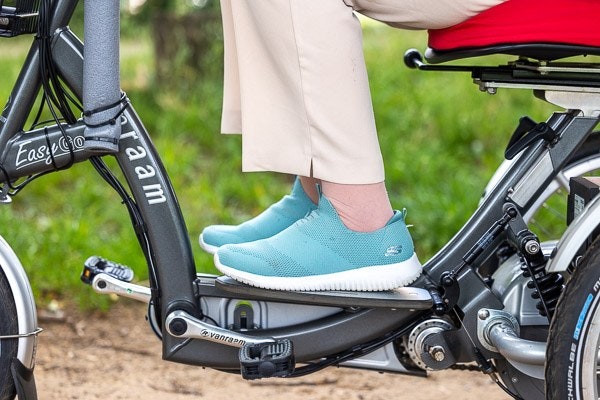 Repose-pieds du vélo-scooter de mobilité Easy Go de Van Raam Bruggink