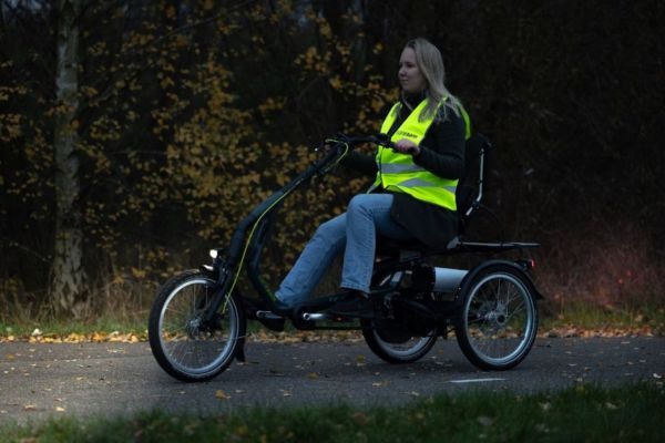 Cycling in the dark make sure you are visible in traffic for extra bicycle safety