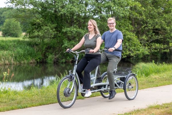 Met zijn tweeën op een driewieler van Van Raam