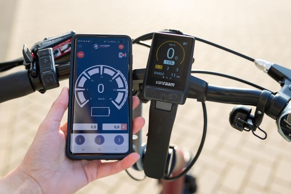 e-bike app van raam app on smartphone
