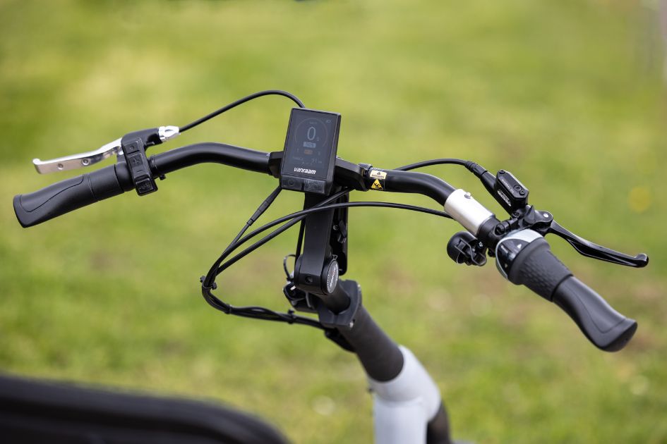 Standard handlebar layout of Van Raam bikes