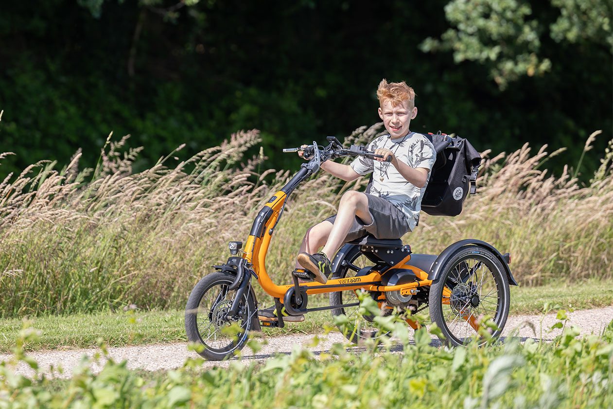 Small bike driving best sale