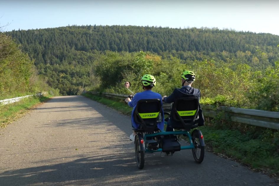 Van Raam Fun2Go parallelfahrrad gemeinsam fahren Ursula und Eddy Van Raam Fun2Go parallelfahrrad gemeinsam fahren Ursula und Eddy