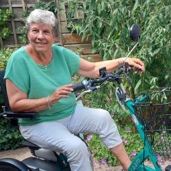 Fietsen met polyneuropathie Easy Go scooterfiets vanRaam Lyda Koerten Fietsen met polyneuropathie Easy Go scooterfiets vanRaam Lyda Koerten