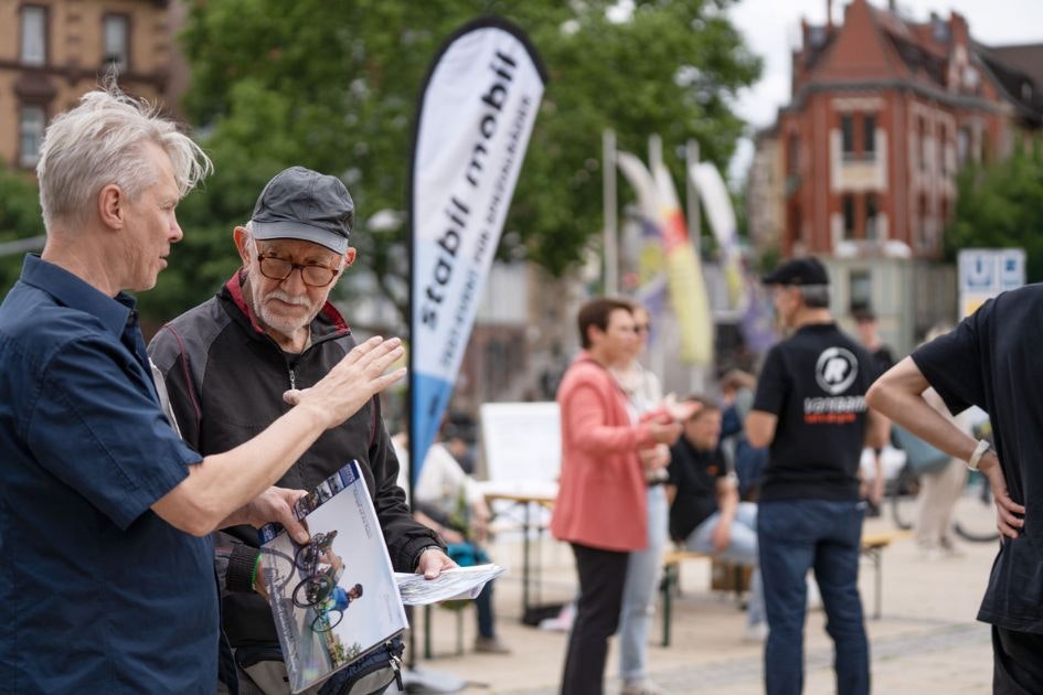 Probefahrt vanRaam angepasstes Fahrrad bei den Stabil Mobil Testtage Probefahrt vanRaam angepasstes Fahrrad bei den Stabil Mobil Testtage