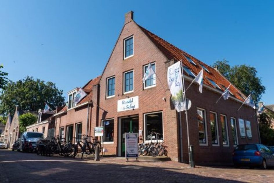 Fietsspeciaalzaak Ronald Schot Edam vanRaam pand Fietsspeciaalzaak Ronald Schot Edam vanRaam pand