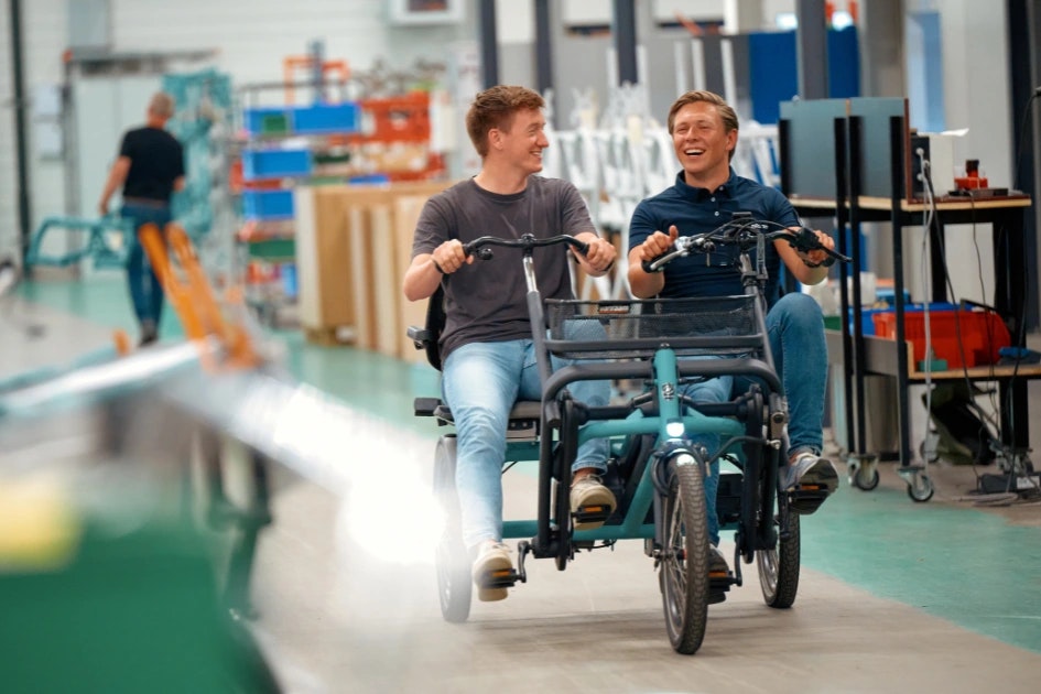 Working at vanRaam bicycle manufacturer moving together job satisfaction