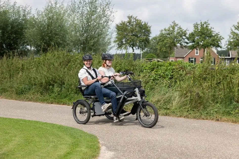 De aandrijving op een aangepaste Van Raam fiets schakelbare vrijloop Fun2Go