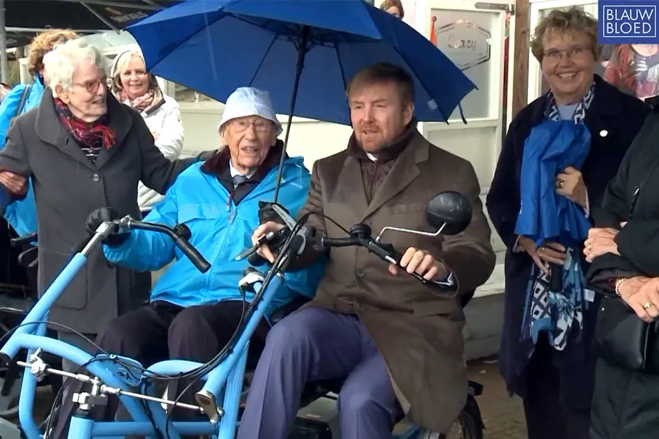 Niederländische König auf Van Raam Fun2Go parallel Tandem - thumbnail