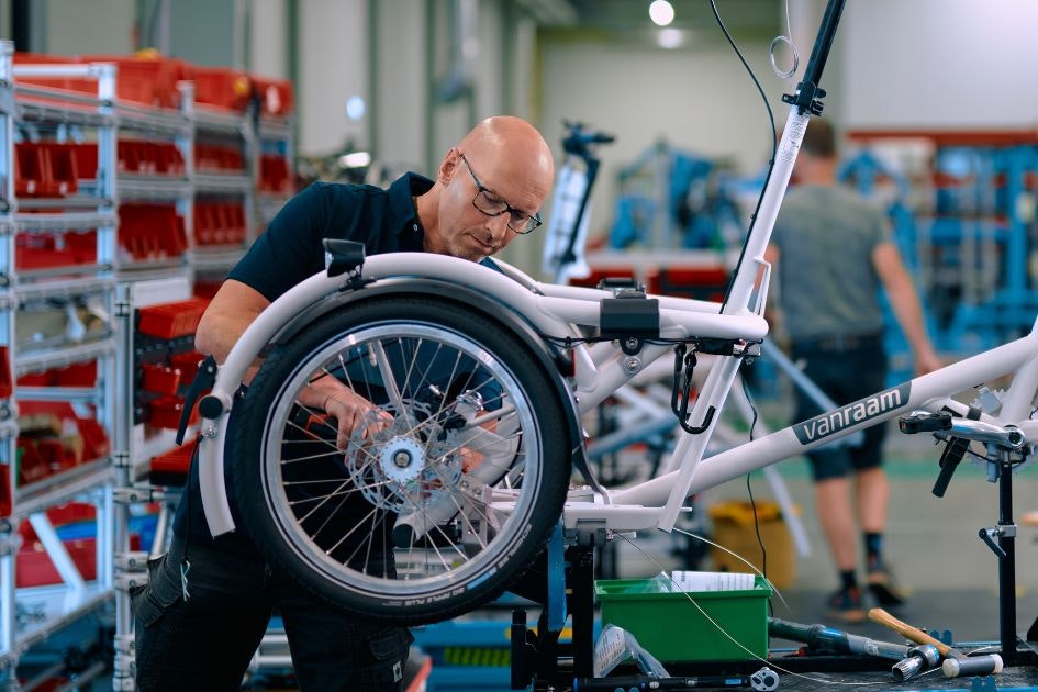 Assembly of the vanRaam VeloPlus wheelchair bike