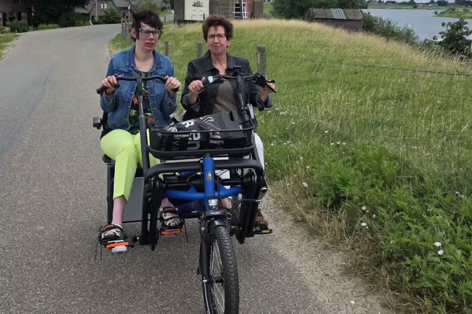 Kundenerfahrung: Gemeinsam mit Adrie auf einem Fun2Go Paralleltandem unterwegs Kundenerfahrung: Gemeinsam mit Adrie auf einem Fun2Go Paralleltandem unterwegs