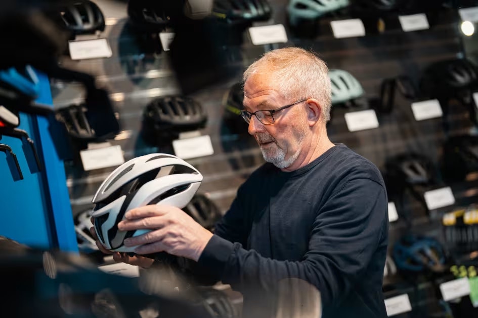 Joop van Voorthuizen Fietsen Renswoude - accessoires Joop van Voorthuizen Fietsen Renswoude - accessoires