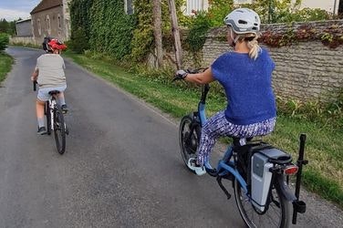 Expérience client Lucie Montagnier Vélo à cadre bas Balance vanRaam dans la campagne Expérience client Lucie Montagnier Vélo à cadre bas Balance vanRaam dans la campagne