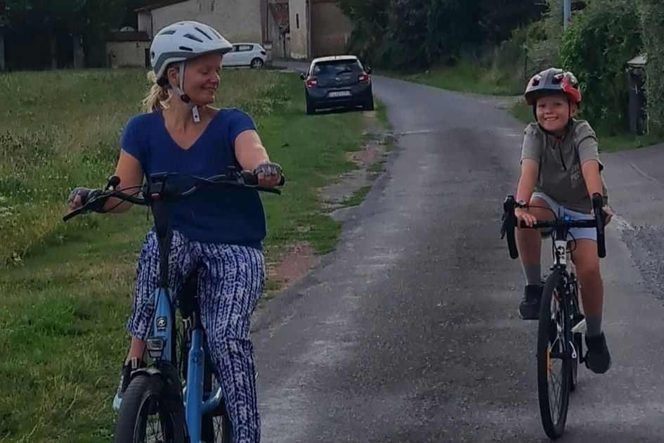 Expérience client Lucie Montagnier Vélo à cadre bas Balance vanRaam dans la campagne Expérience client Lucie Montagnier Vélo à cadre bas Balance vanRaam dans la campagne