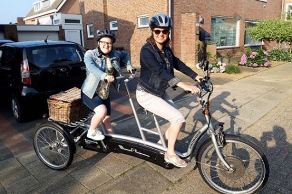 Tandem e bike Twinny Plus Van Raam Jolein en Joyce