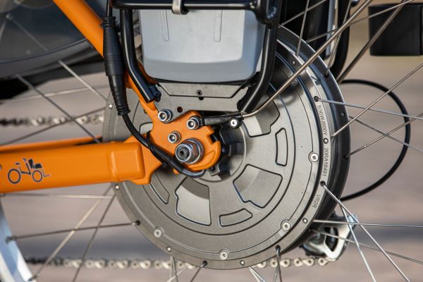 The placement of the Van Raam Silent and Silent HT electric motors on the bicycle