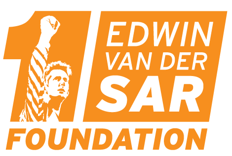 Edwin van der Sar fietst voor duofiets