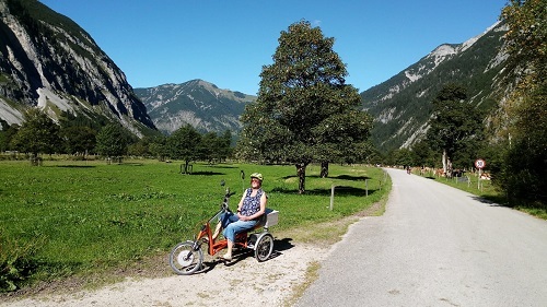 Customer experience tricycle bike Easy Rider Daisy