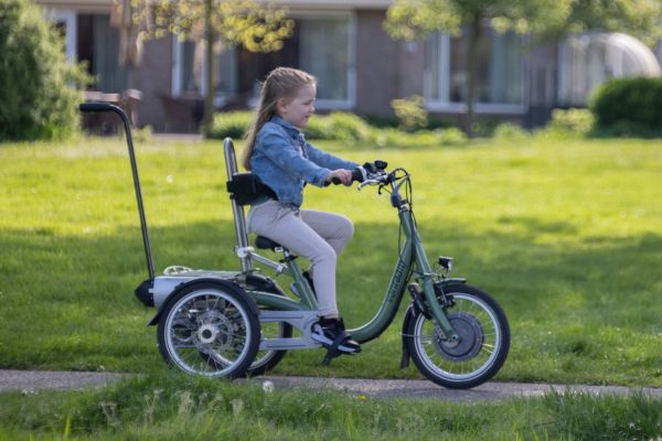 Spezielle Kinder-Dreiräder mit Elektroantrieb